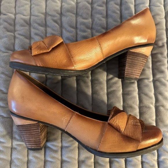 L’Artiste by Spring‎ Step Beautiful unique brown heels size 39 (8.5 US). GUC - Picture 3 of 8